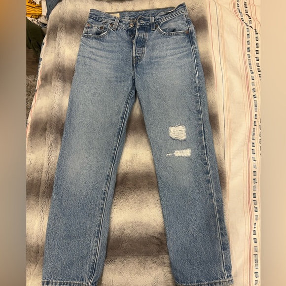 Levi Wedgie Straight Jeans!! Size 24. I wore them once so brand new. - Picture 2 of 4